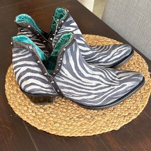 Corral Black and Gray Zebra Ankle Boots
